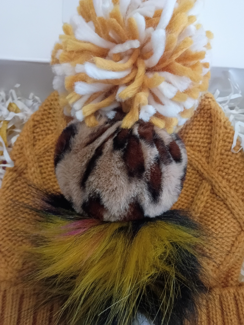 Time and Tru Kids Mustard Diamond Stitch Pom-Pom Beanie Nwt - Picture 3 of 11